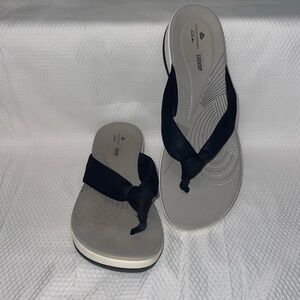 Clarks Cloudsteppers thong sandals | Color: Navy | Size 10